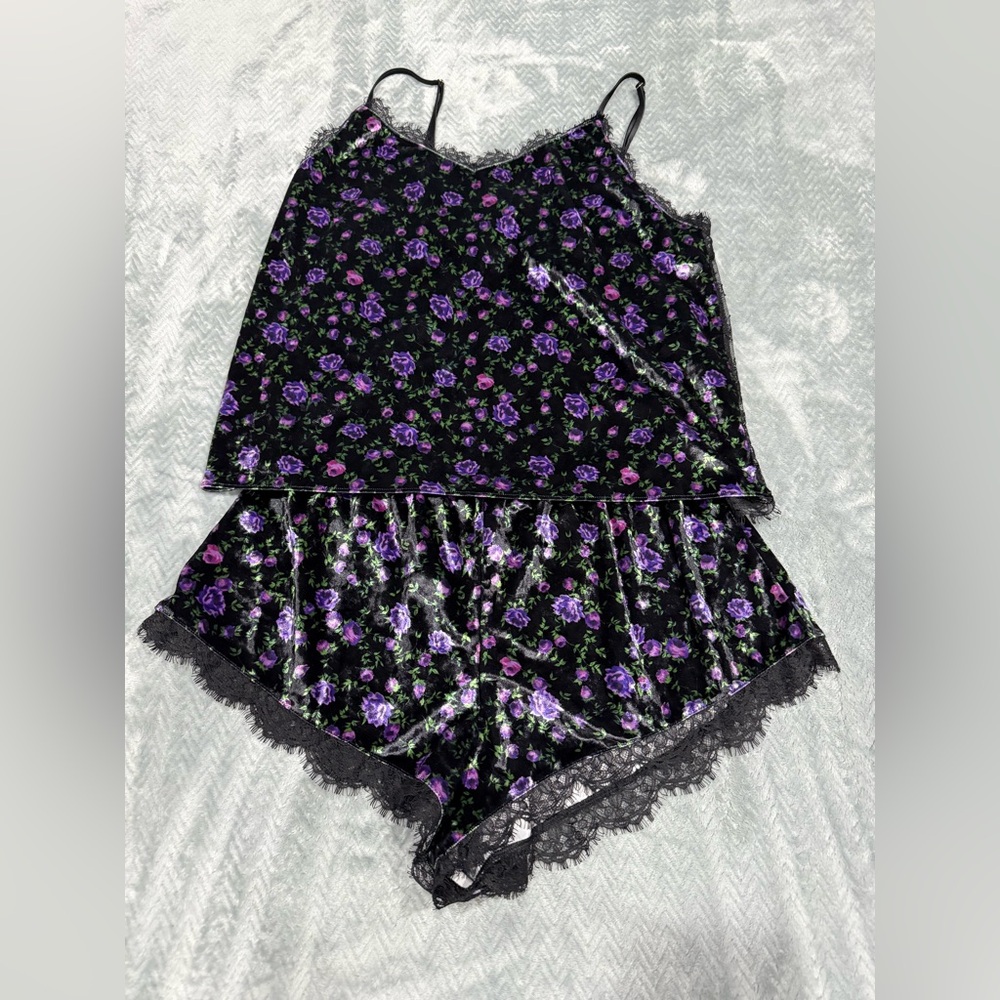victoria’s secret  floral velvet lace trim very sexy pajama set